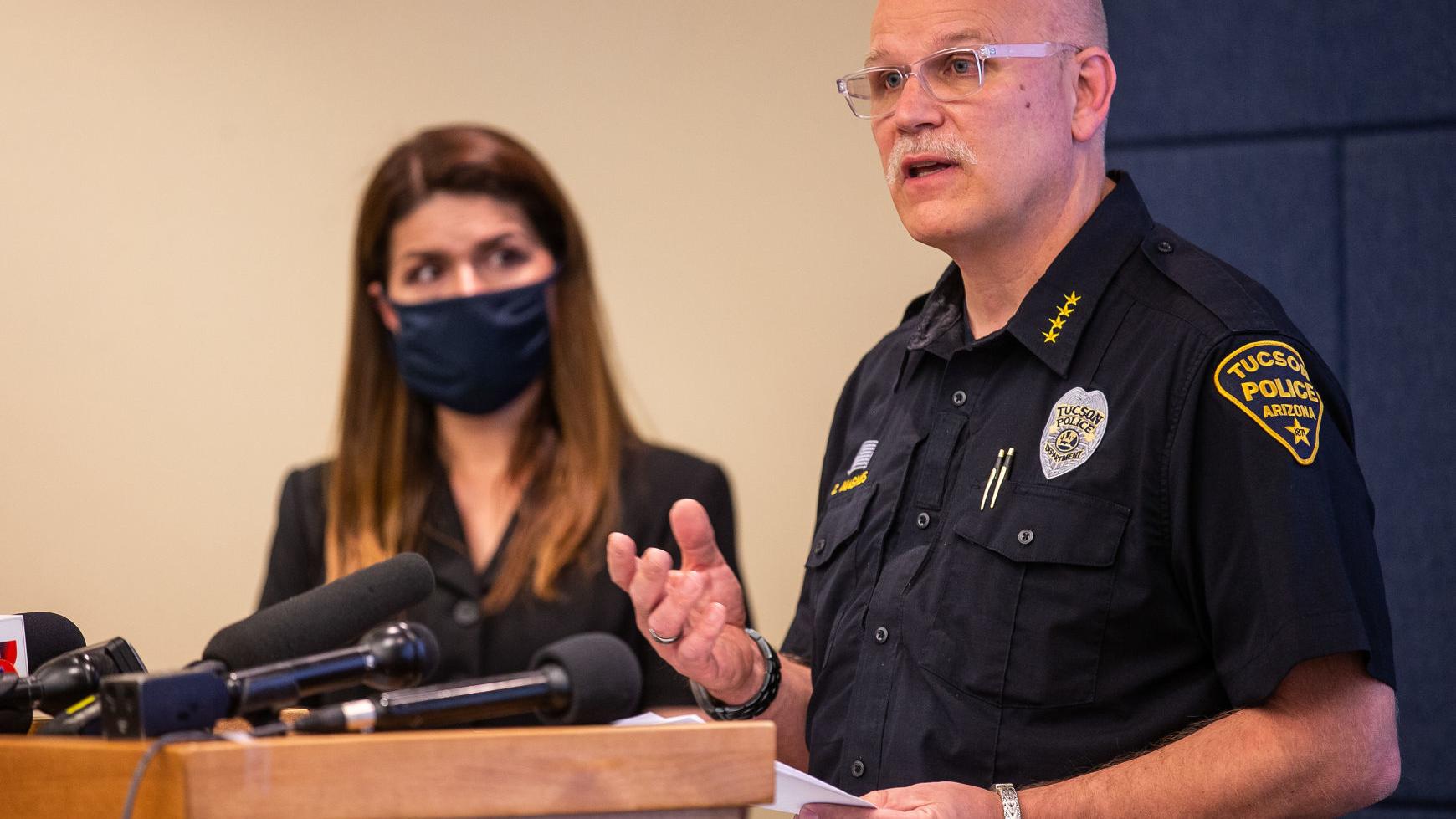 Ofrece su renuncia el jefe de la policía de ճܳó por caso de hombre que murió en custodia